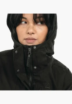 Wintermantel aus innovativen Materialien